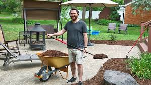 how to mulch planting beds and trees