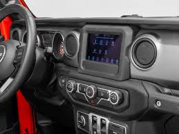 Is it possible to have the dealer upgrade. Infotainment Jeep Wrangler 5 To 7 Inch Screen Radio Uconnect Uaq 4c Upgrade C Uag Jl C Bez 7jl 18 21 Jeep Wrangler Jl