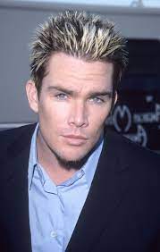 As one of the most popular haircuts for men and boys in the '90s, curtains were worn by celebrities including brad pitt, johnny depp and david beckham. 63 Epic 90s Hairstyles For Men 2021 Hairmanstyles