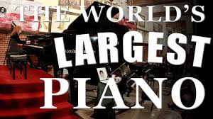 what is the largest piano in the world