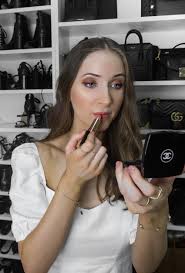 easy date night makeup look from luxe