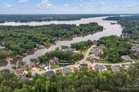 lake wylie sc waterfront homes
