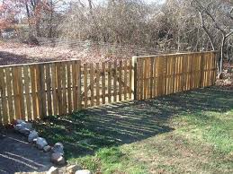 recycled pallet wood fence