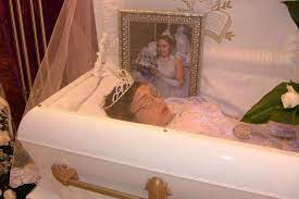 Beautiful women in their caskets. Beautiful Girls Women Dead In Their Coffins