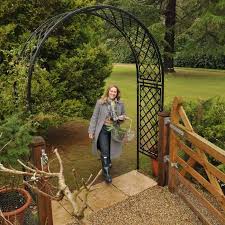 Garden Arches Metal Vs Wood