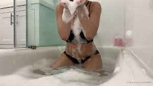 Dirtyship take a sensual booble bath