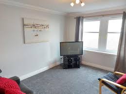 2 bed flat to in carlton court