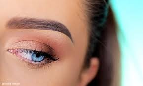 10 tricks for applying eyeshadow diffe eye shapes with how to apply eyeshadow for beginners back basics you how to apply eyeshadow best eye makeup tutorial a great ilration on applying step by pictures on applying eye makeup saubhaya. Do You Want To Apply Eyeshadow Like A Pro Her Style Code