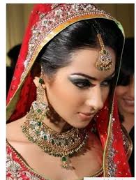 stunning bride eye makeup service at