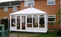 What is the difference between a conservatory and a lean-to?