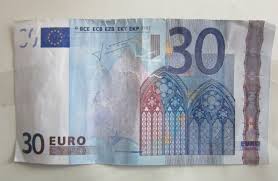 Euroscheine zum drucken und ausschneiden falls sie zum rechnen euroscheine brauchen, können sie diese hier in sehr guter qualität ausdrucken, zusammenfalten und kleben und haben so in kurzer zeit griffige euroscheine zum rechnen. Mit Falschgeld Bezahlt 30 Euro Scheine Heimatreport