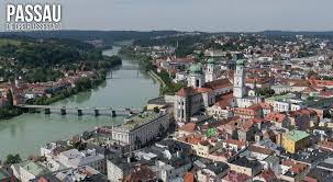 Because this is where the three major rivers in germany meet. Passau Digital Deinrundgang De