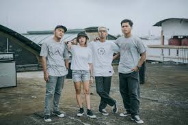 Dosa besar jika berbicara tentang pop punk indonesia tanpa menyebut nama rocket rockers. Pop Punk Band Lightning Roar Release Debut Music Video Indonesia Unite Asia