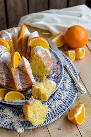 Il pan d'arancio è un dolce della tradizione siciliana caratterizzato da un intenso sapore agrumato davvero semplice da preparare. Pan D Arancio Impastando A Quattro Mani
