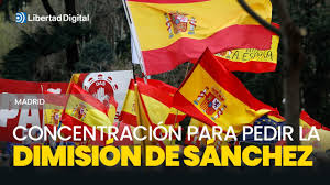 Así ha sido la concentración para exigir la dimisión de Sánchez: "No somos  vasallos" - YouTube