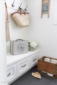 the best vintage laundry room decor