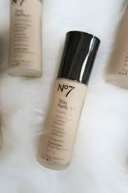 Sam Schuerman No7 Stay Perfect Foundation Review Swatches