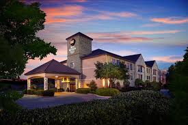 hotels to cal center of lewisville