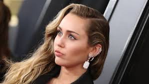 Miley ray cyrus, урождённая де́стини хо́уп са́йрус (англ. Miley Cyrus Noticias Fotos E Videos E Online Brasil