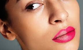 6 ways to make fuller lips appear thinner