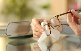 Keeping Your Eyeglasses Clean Tips