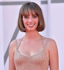 She is the daughter of actress uma thurman and actor ethan hawke. Maya Hawke Wiki Age Net Worth Boyfriend Family Biography More Thewikifeed