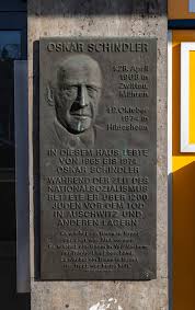 The real oskar schindler was definitely no saint, and long before he headed oskar schindler might seem like a likely candidate for being the embodiment of bravery in the face of tyranny, but that's not. Im Frankfurter Bahnhofsviertel Wird Ein Platz Fur Oskar Schindler Gesucht