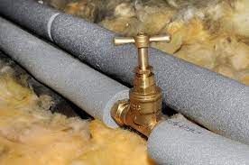 how to insulate hot water pipes