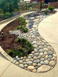 10 Amazing River Rock Landscaping Ideas