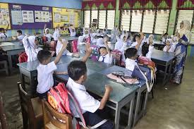 Majlis bandaraya shah alam (mbsa) menaiktaraf padang bola sekolah menengah kebangsaan seksyen 18 dengan kos lebih. Education Reform Facts Over Narratives Malaysia Malay Mail