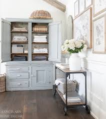 how to easily organize a linen cabinet