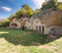 troglodyte house in cauneuf