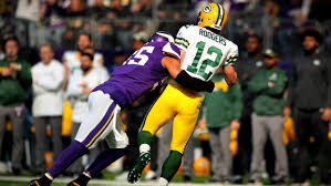 Aaron Rodgers broke his collarbone on this big hit from Vikings linebacker Anthony Barr