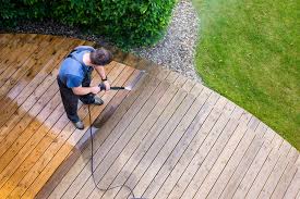 6 Steps On How To Clean A Wood Deck