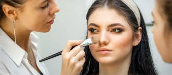 7 qualities of a good makeup artist
