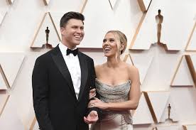 Scarlett johansson recently reminisced about her unconventional wedding to colin jost. Scarlett Johansson Colin Jost Marry In Private Ceremony