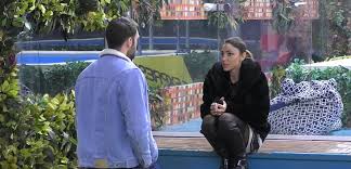 In complete underwear, it shows all its splendor from a terrace. New Misunderstandings Between Cecilia Capriotti And Andrea Zenga Vip Big Brother