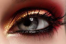 woman eye with beautiful eyeshadow