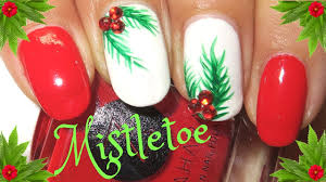 easy christmas nails mistletoe nail