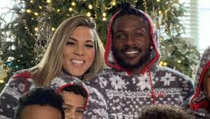Antonio brown and his baby mama went after each other on social media with an innocent kid caught in the crossfire. Antonio Brown Sued By His Baby Mama Chelsie Kyriss Over Child Support Custody
