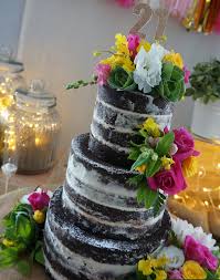 how to insert fresh flowers in a cake