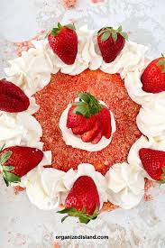 strawberry crunch cheesecake