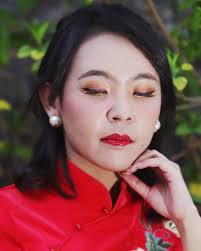 look oriental dengan bibir merah untuk