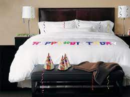 birthday hotel room decoration service