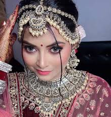 top beauty parlours for makeup in barhi