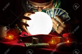 Old Gypsy Woman Looking At Crystal Ball And Holding A Tarot Cards Royalty  Free Stok Fotoğraf, Resimler, Görseller Ve Stok Fotoğrafçılık. Image  78290870.