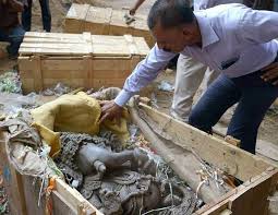 ரன்வீர் ஷாவின் பண்ணைவீட்டில் இருந்து 80 சிலைகள் பறிமுதல்
