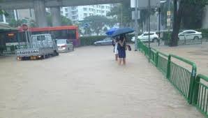Flood waters, which were between 2 and 4 feet deep (0.6 and 1.2 m) in some areas, affected hundreds of homes and caused many cars to. Heavy Rainfall Flooded Singapore Financial Tribune