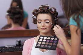 characteristics of a makeup artist