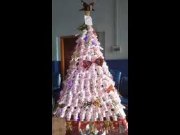 Ada yang membuat pot dari handuk bekas, popok bayi, hingga sampah plastik. Kreasi Pohon Natal Dari Barang Bekas By Susana Ds